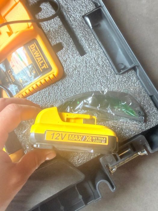 Лазерний рівень Dewalt