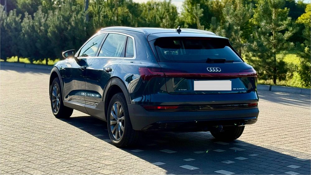 Audi e-tron 2019
