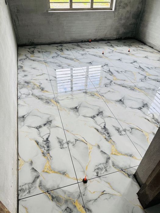 Плиточник, якісне укладання плитки без посередників