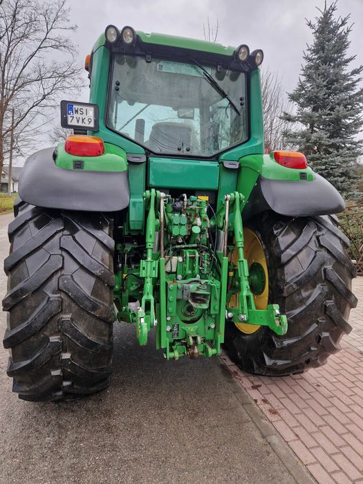 Ciągnik John Deere 6820