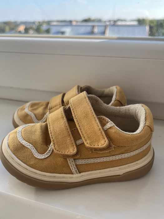 Кросівки zara