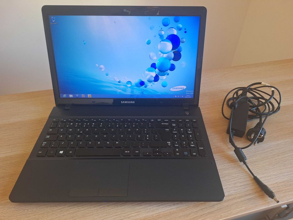 Portátil Samsung NP275E5E