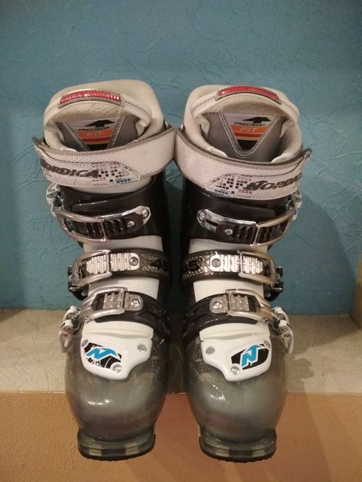 Шикарные горнолыжные ботинки
Nordica Firearrow F3,