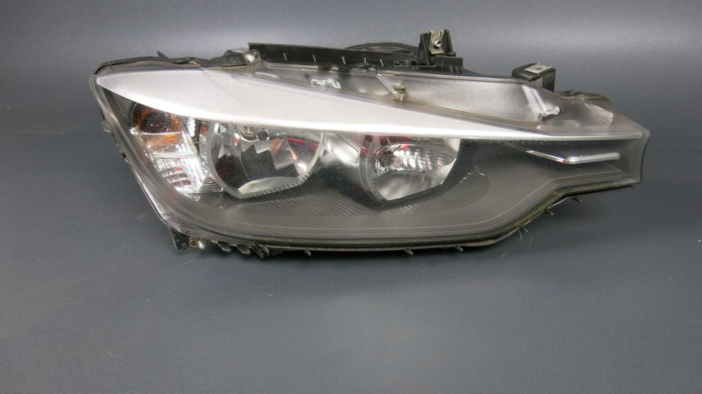BMW 3 F30 lampa przednia prawa przód reflektor