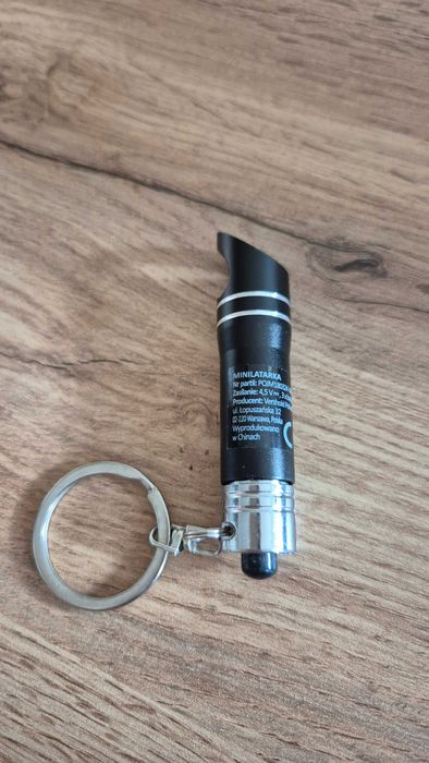 Nowa mini latarka bryloczek czarna
