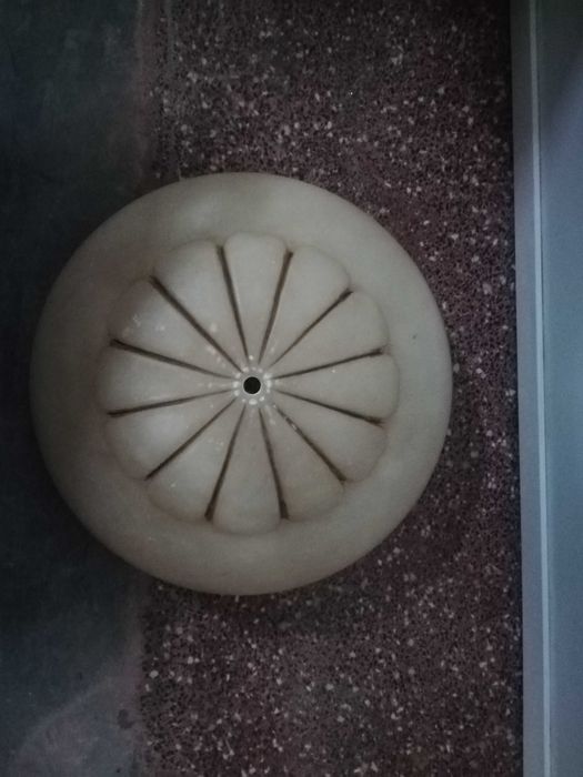 Candeeiro de teto em pedra