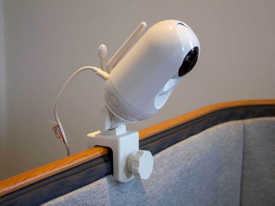 Uchwyt do niani elektronicznej Momcozy – Montaż do łóżeczka