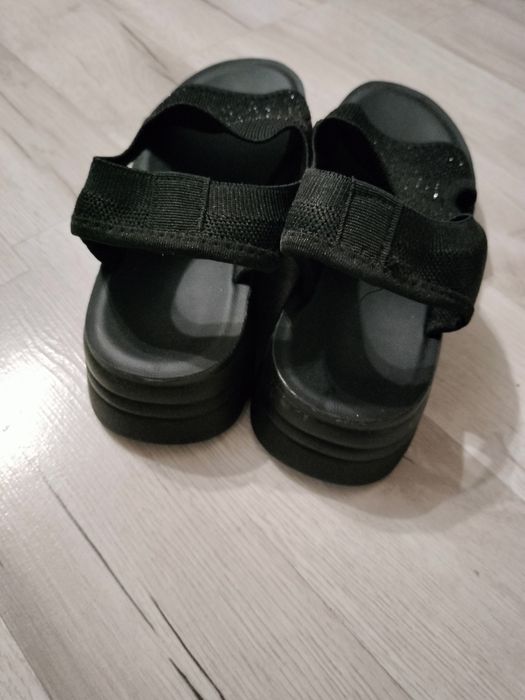 Sandały letnie. Nowe. Rozmiar 39.