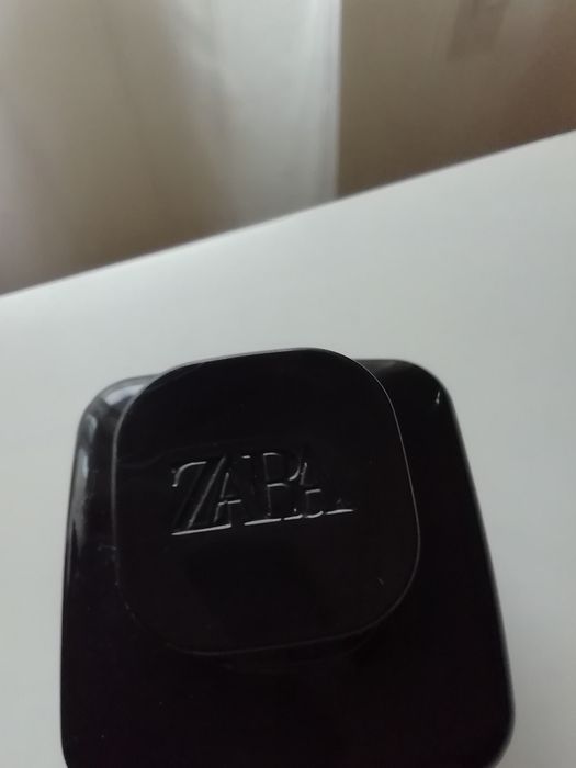 Frasco Black Amber da Zara, vazio