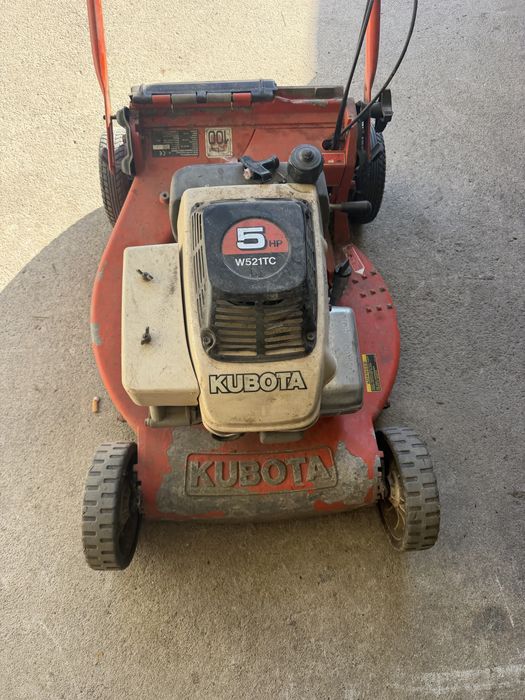 Maquina de cortar relva
