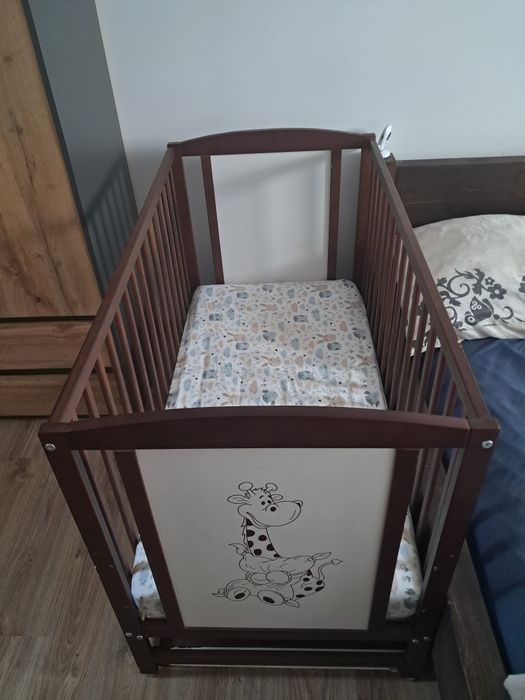 Łóżeczko niemowlęce z szufladą