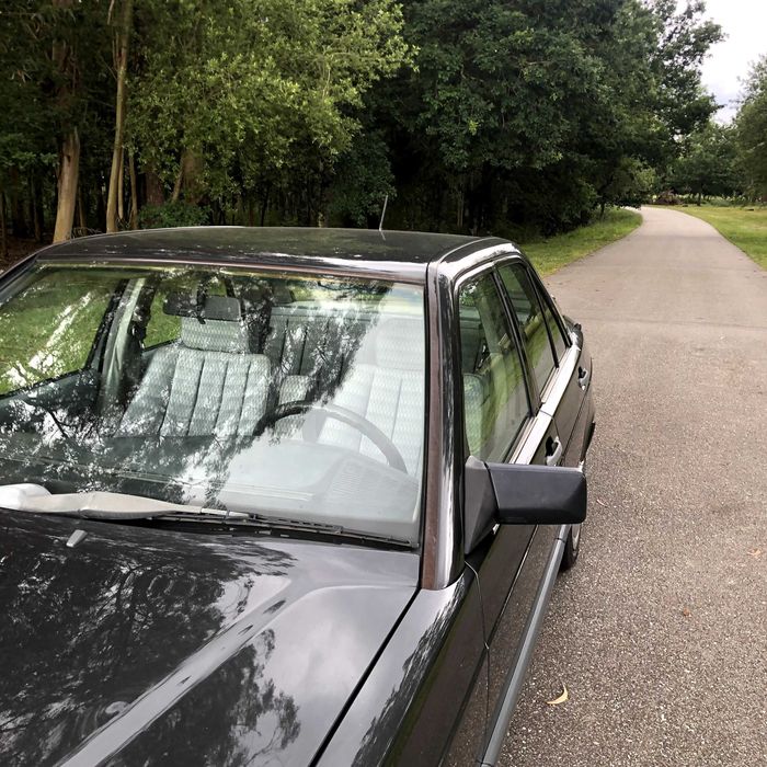 Mercedes-Benz 190E 2.0