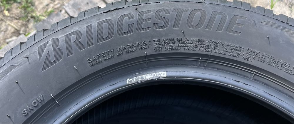Зимові шини комплект 205/55 r16 Bridgestone