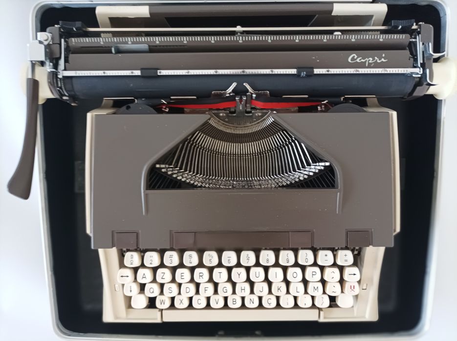 Máquina escrever Capri com mala
