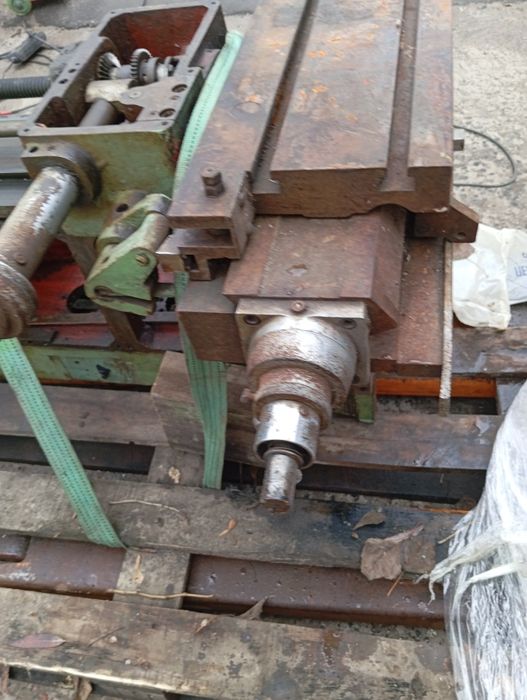 Фрезерний станок  675 колона суппорт привід гвинт