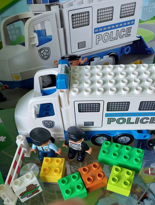 Zestaw Lego Duplo Police 3 w 1.nr 66393