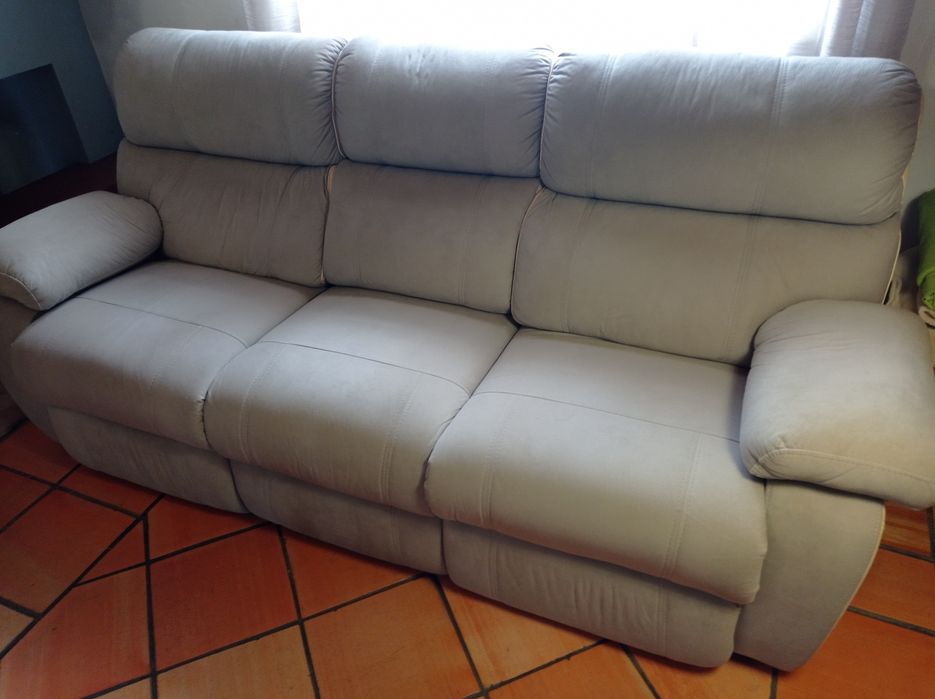 Sofá com  Relax.
