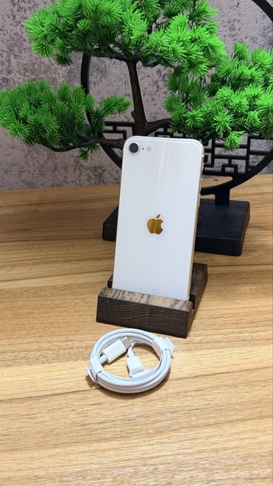 iPhone SE-2020 на 64гб є Обмін