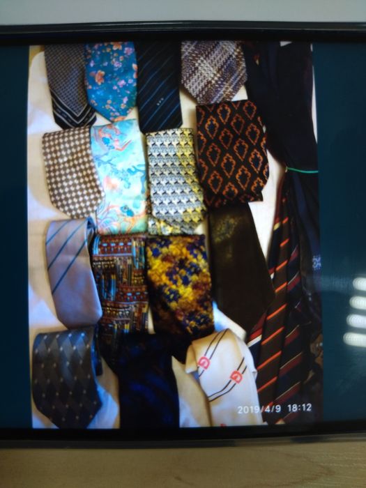 Галстуки разные. Полосатые. На морскую тематику, животные, флора