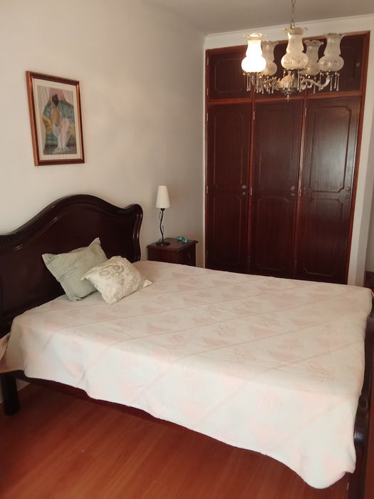 Arrenda-se quarto de solteiro