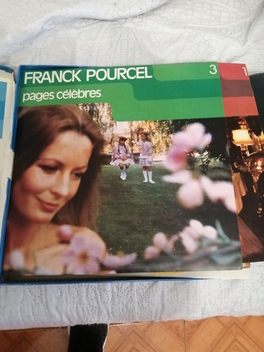 Álbuns de vinil como novos 8 discos cada