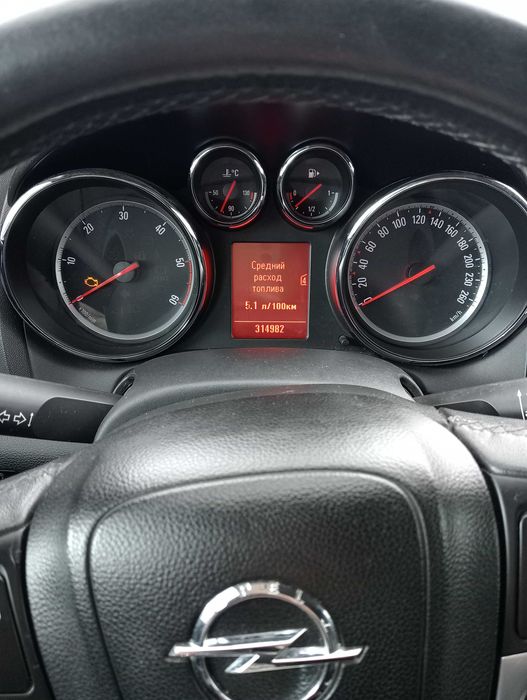 Опель Астра J 2011