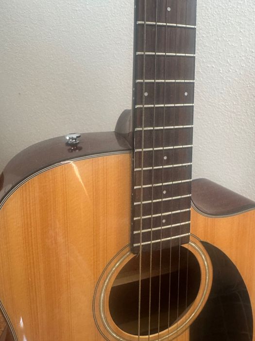 Fender CD-60CE com pouco uso e caixa