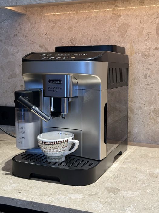 DeLonghi Magnifica Evo кавомашина