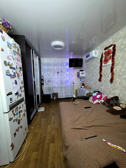 ПРОДАЖ дві кімнати в гуртожитку між метро Нивки та Сирець