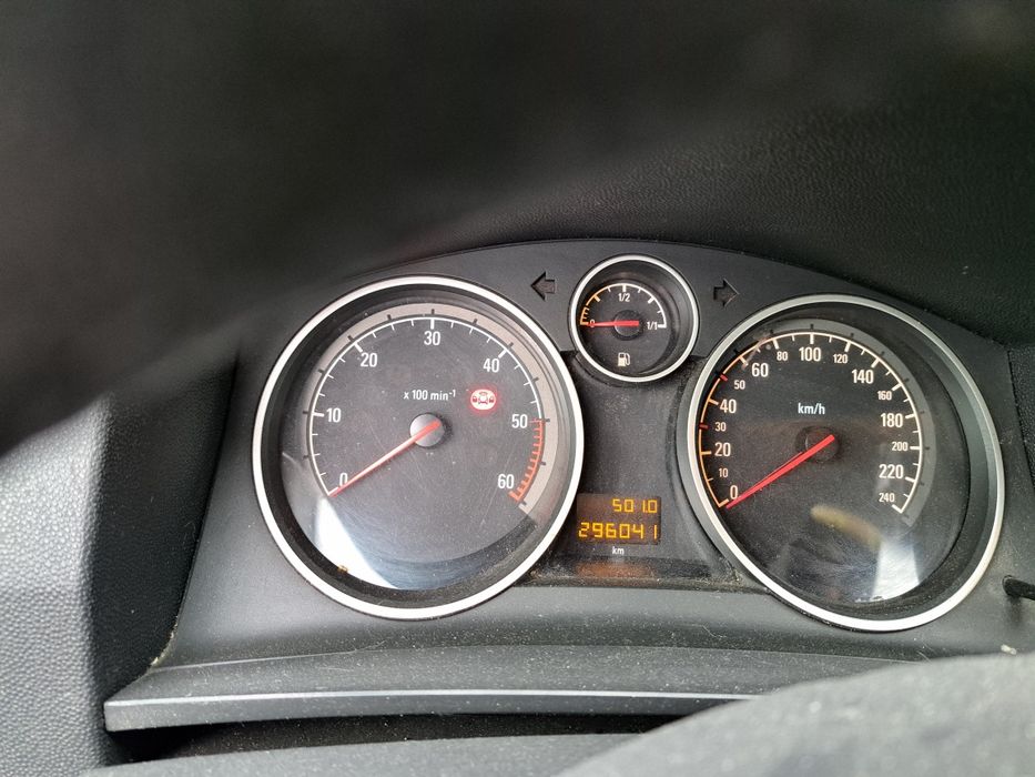 Opel zafira 1.9.CDTi