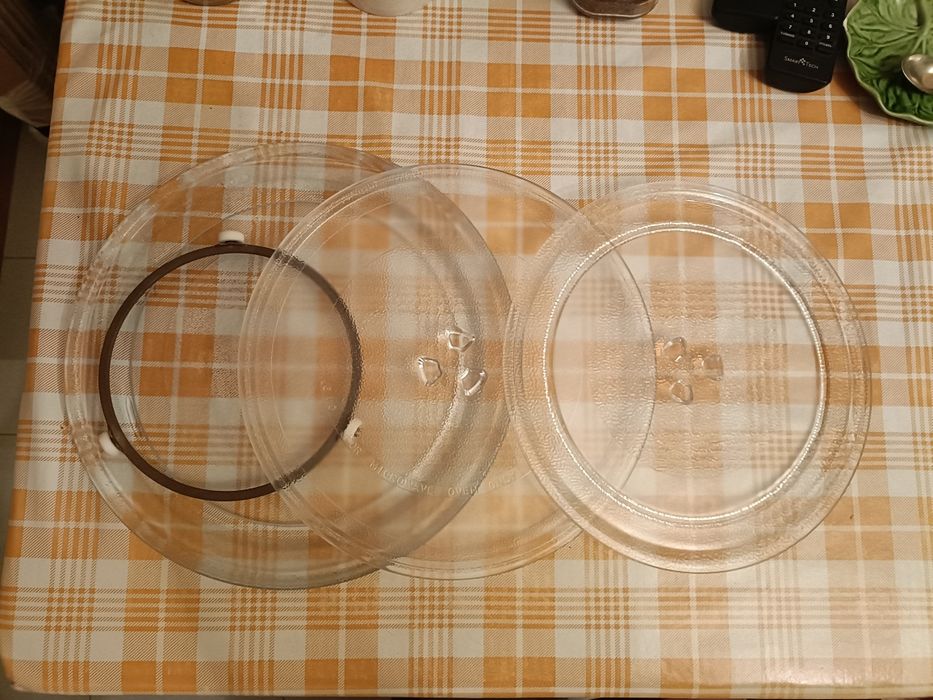 Vendo pratos para microondas.