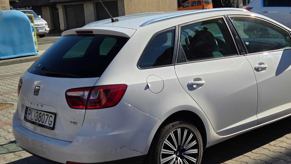 samochód  osobowy Ibiza 2015