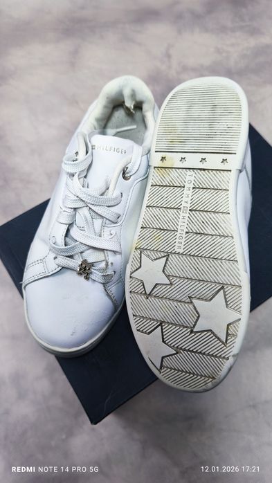Białe damskie sneakersy Tommy Hilfiger Court Sneaker Golden TH