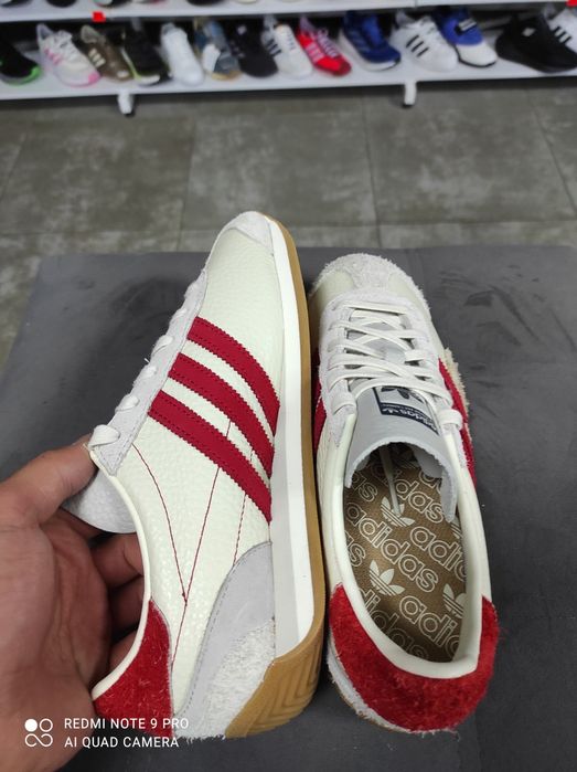 ОРИГІНАЛ 100% Кросівки Adidas Country OG Off White Scarlet Men's - JI2