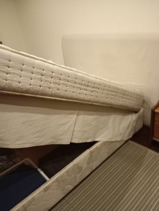 Cama (Sommier) com oferta de colchão