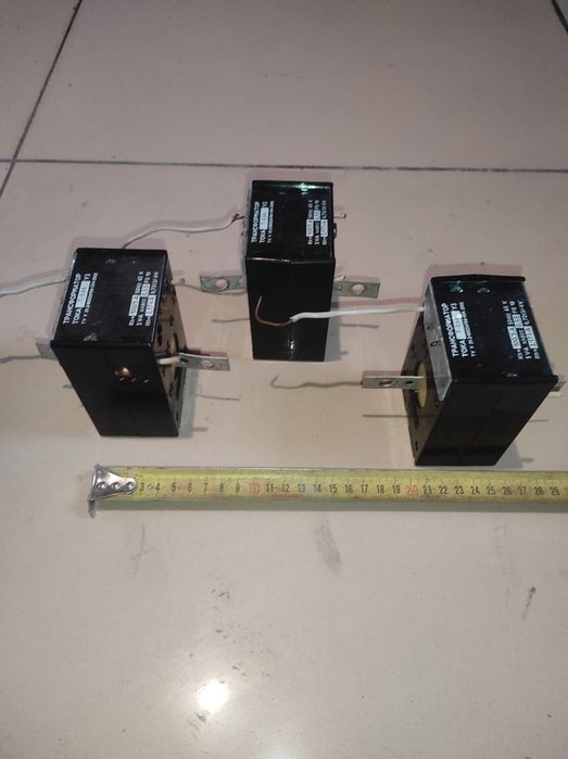 Продам трансформатор тока Т-0.66 УЗ Kn=100/5A 50Hz 65 K