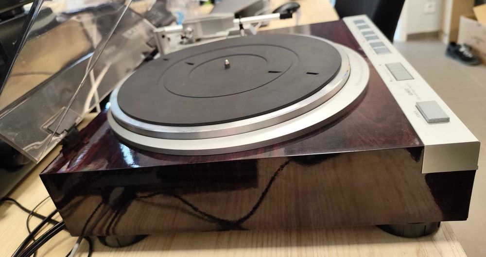 Gramofon Denon DP-47F