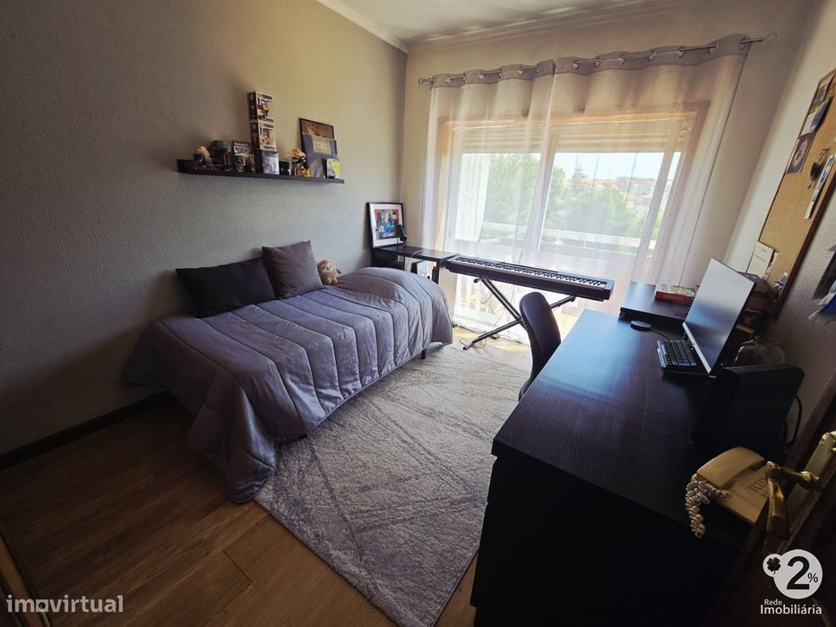 Apartamento T2 com terraço em Santa Marinha ( Vila Nova de Gaia )