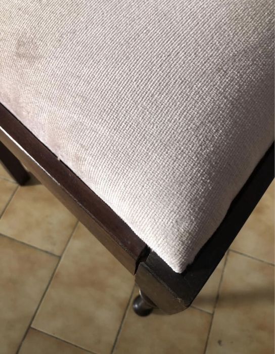 Cadeira em Madeira com assento em Rosa