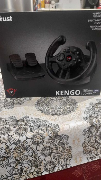 Conjunto de volante Gamong - marca TrustGTX/Kengo