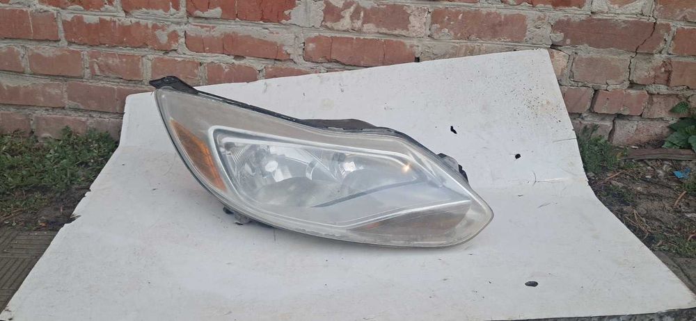 Продам фару Ford Focus 3