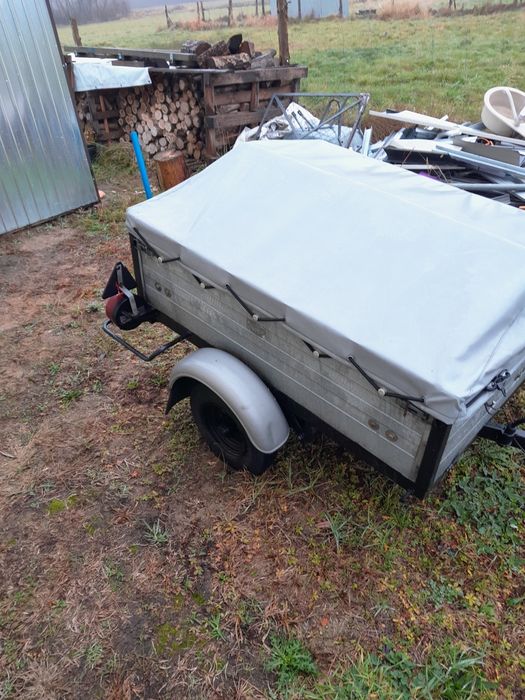 Przyczepka samochodowa