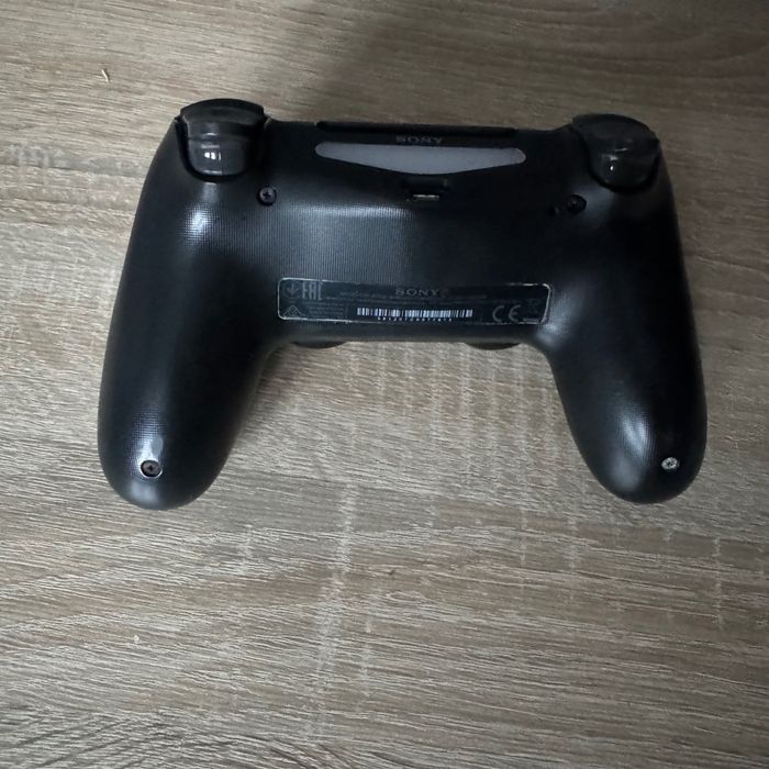 PlayStation 4 + 6 gier