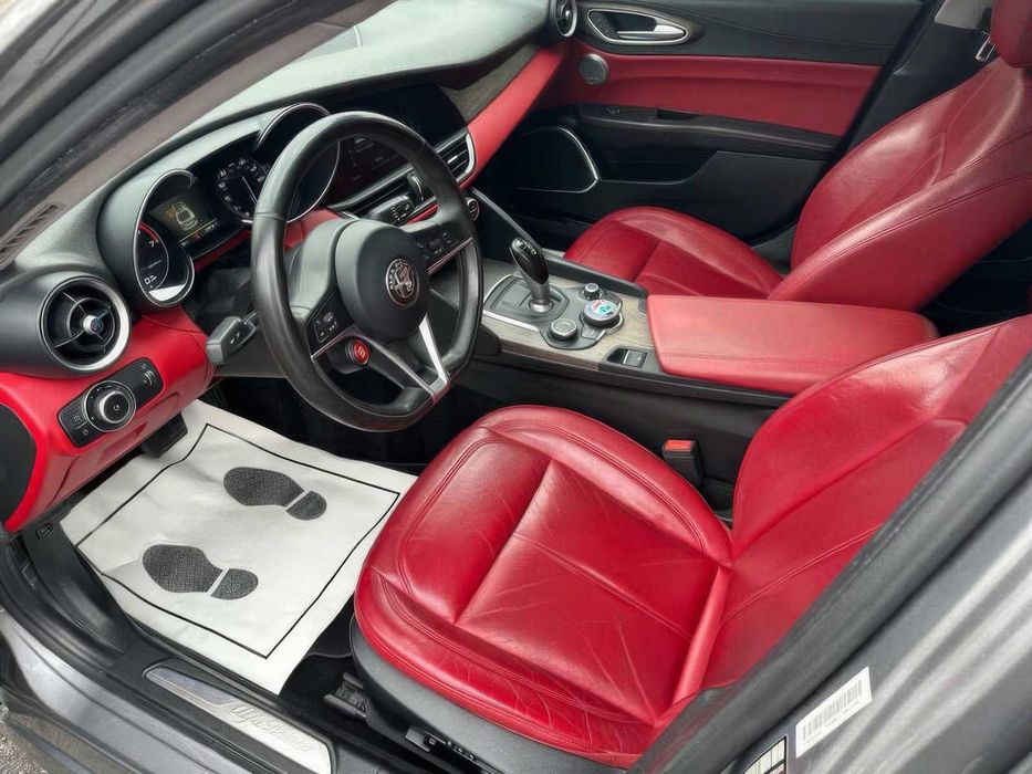 Alfa Romeo Giulia      2018