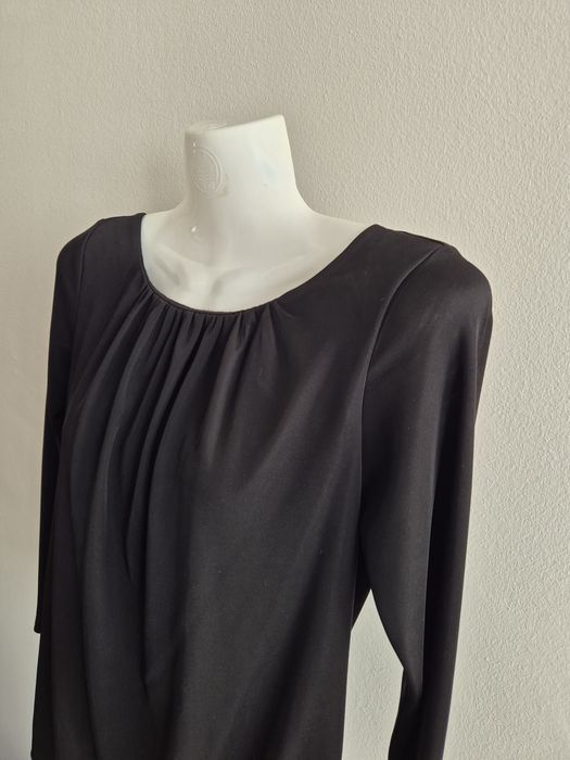 Blusa Manga Comprida Preto com pequeno decote nas costas