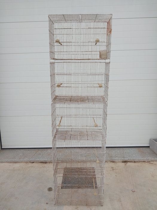 Vendo viveiros para passaros.