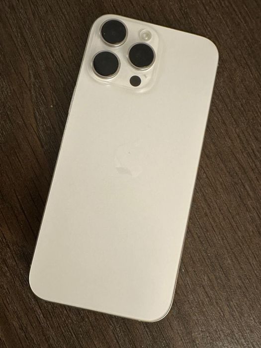 Iphone 16 pro max  silver