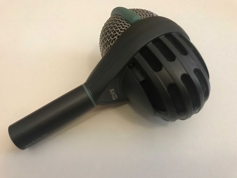 AKG D112 Cardioid Dynamic Bass Drum Microphone