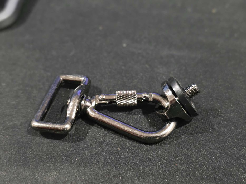 Quick-Fix Screw for Camera425520516668467206