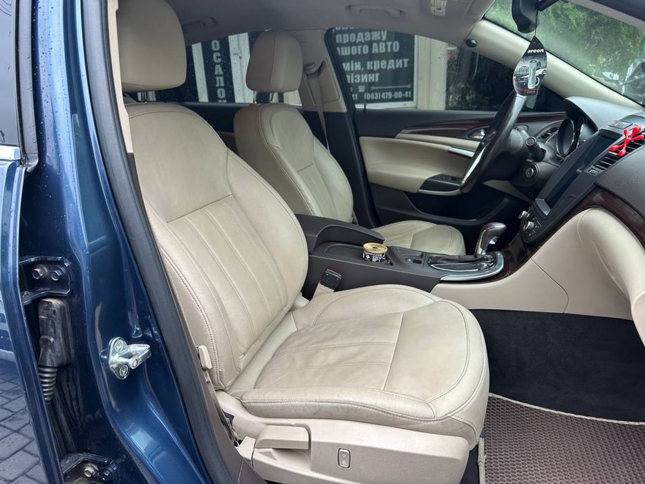 Buick Regal CXL 2011